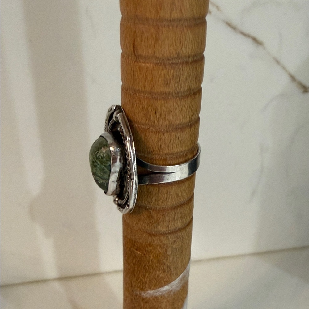 Vintage Native Sterling Silver Statement Ring Art… - image 3